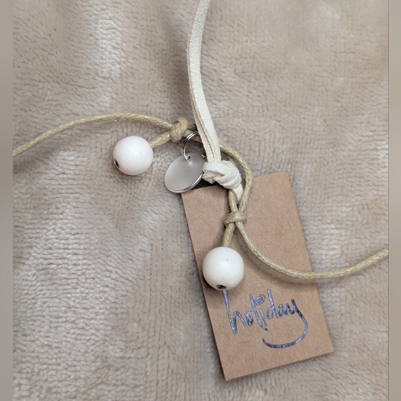 Holiday Trading Co. | Wooden Petal Beaded Necklace - Picture 3 of 3